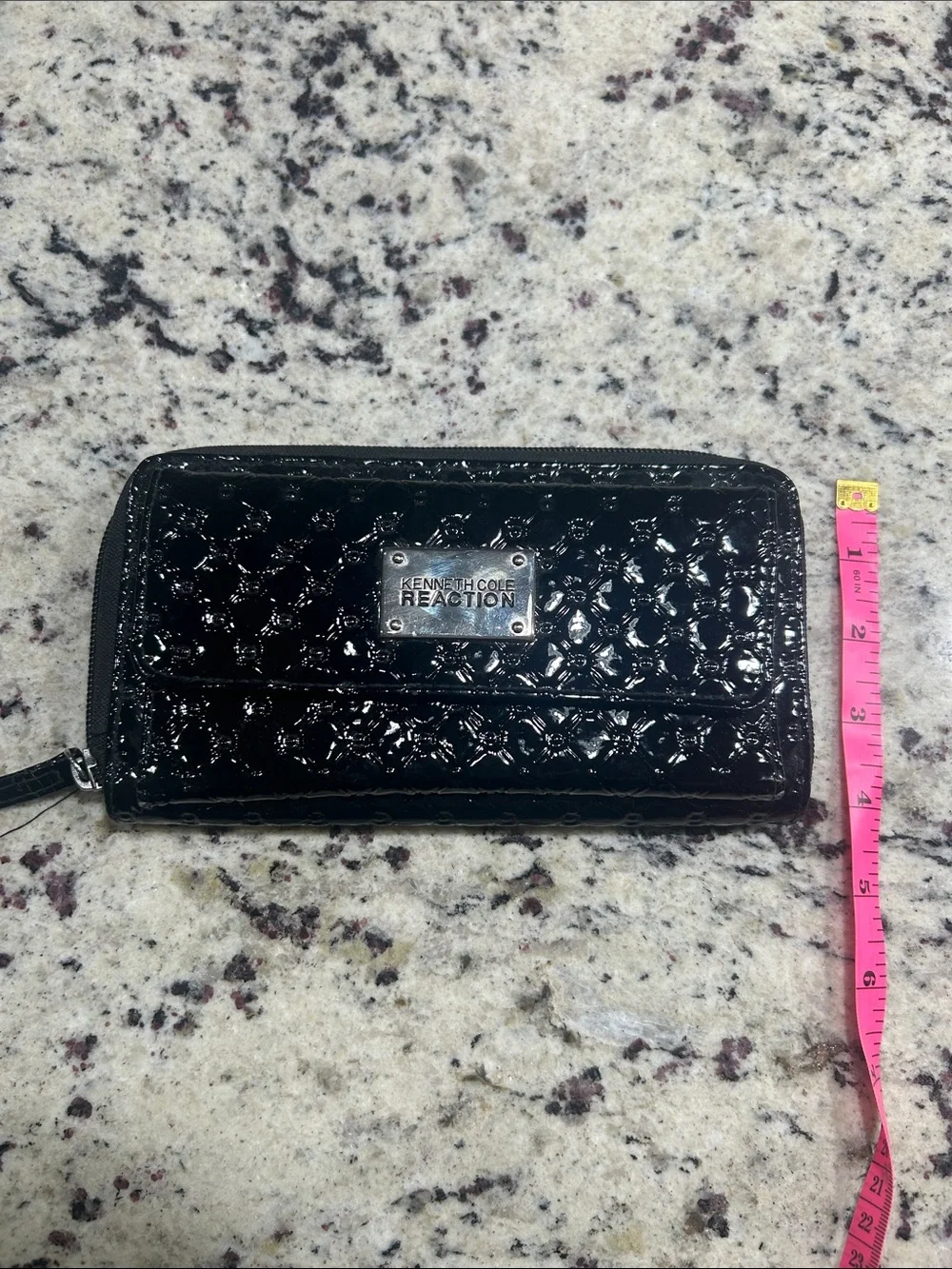 Kenneth Cole Reaction Black Quilted Patent Zip-Around Card Holder